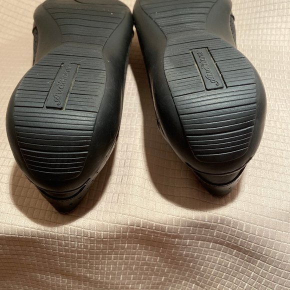 Auditions Women Verona II Leather Closed Toe, 9W - Picture 5 of 14